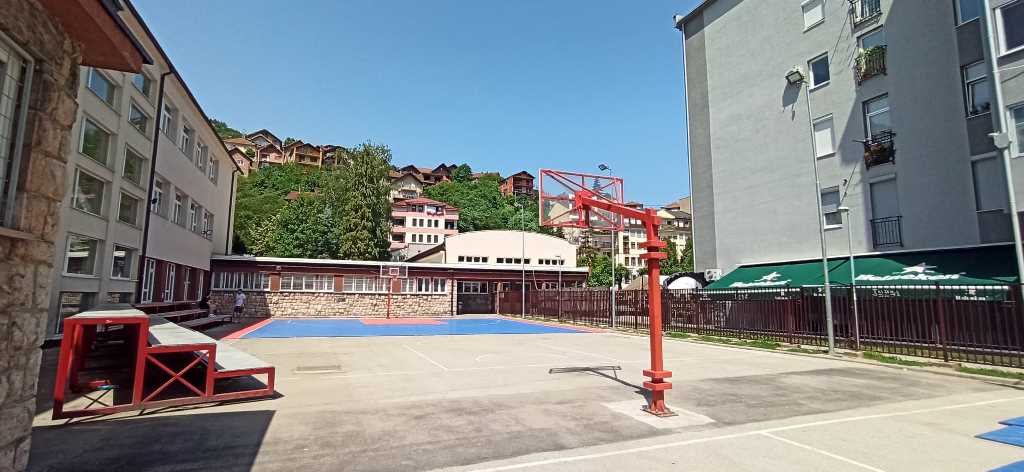 Zvornik teren kod OS Sveti Sava