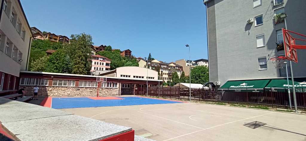 Zvornik teren kod OS Sveti Sava